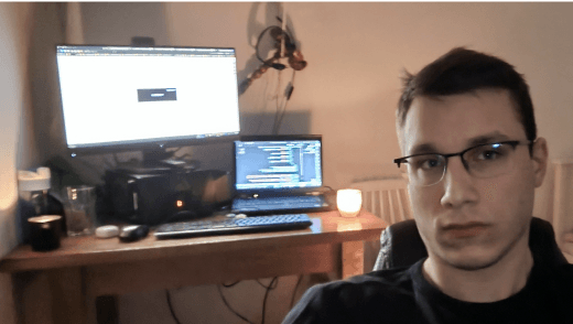 Picture of the owner of this website, young, guy, two monitores, workflow.